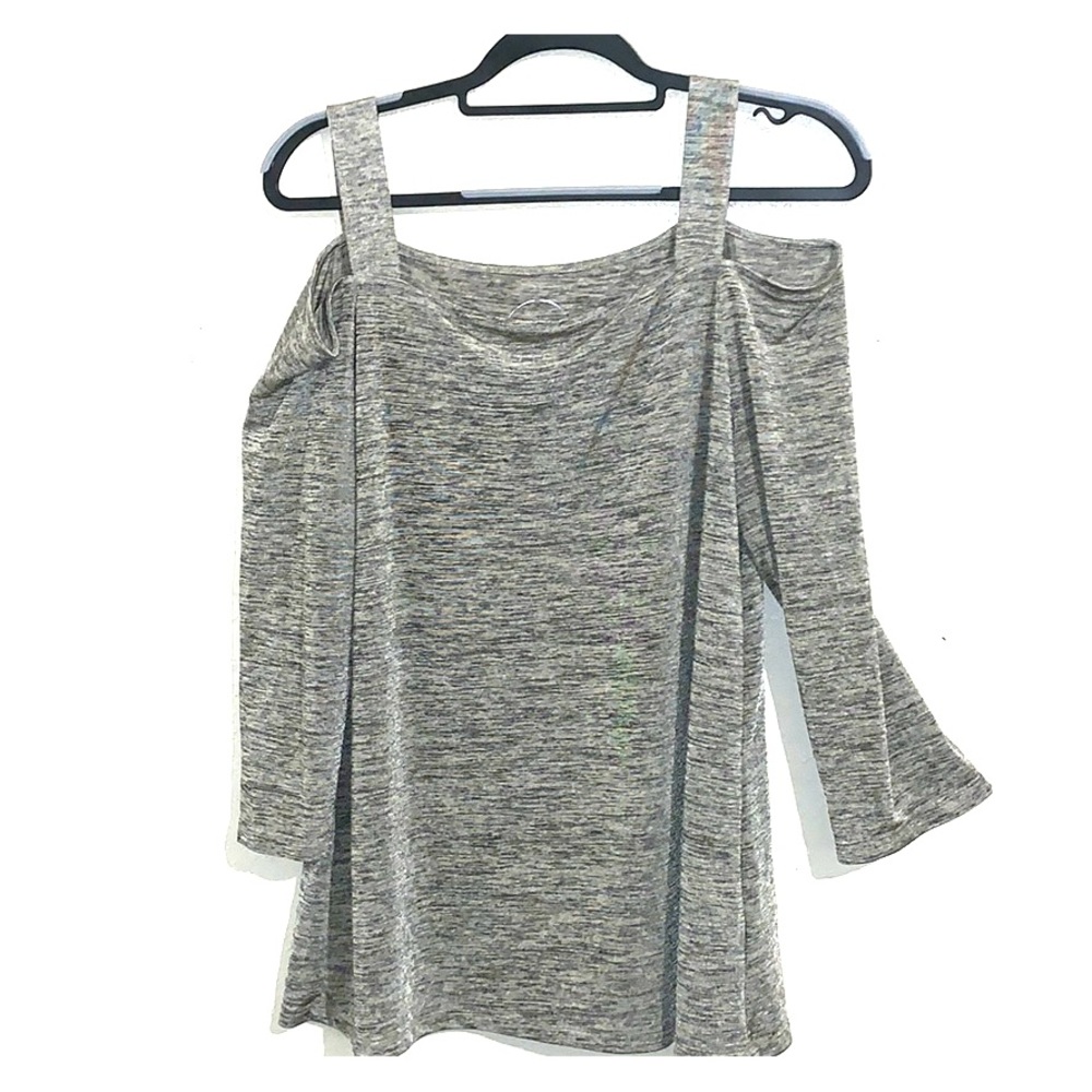 Women’s off the shoulder long sleeve